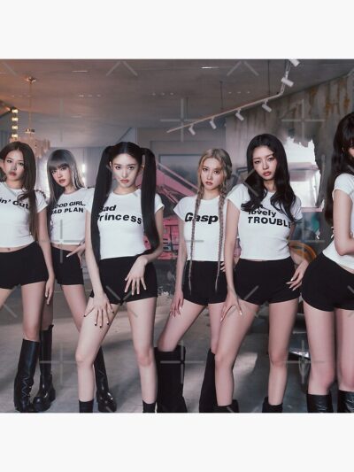 Alternative view of IVE Aesthetic Idol Throw Pillow