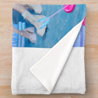 Alternative view of Ive Love Dive Throw Blanket