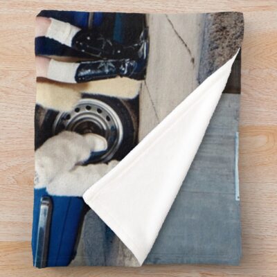 Alternative view of Ive Bang Bang Throw Blanket