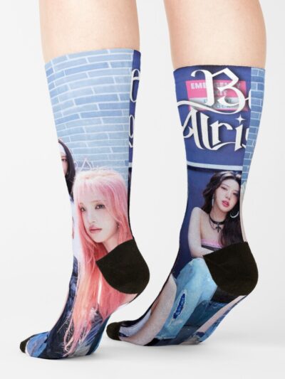 Alternative view of Ive Secret Socks