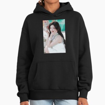 Alternative view of Leeseo Ive Kpop Hoodie