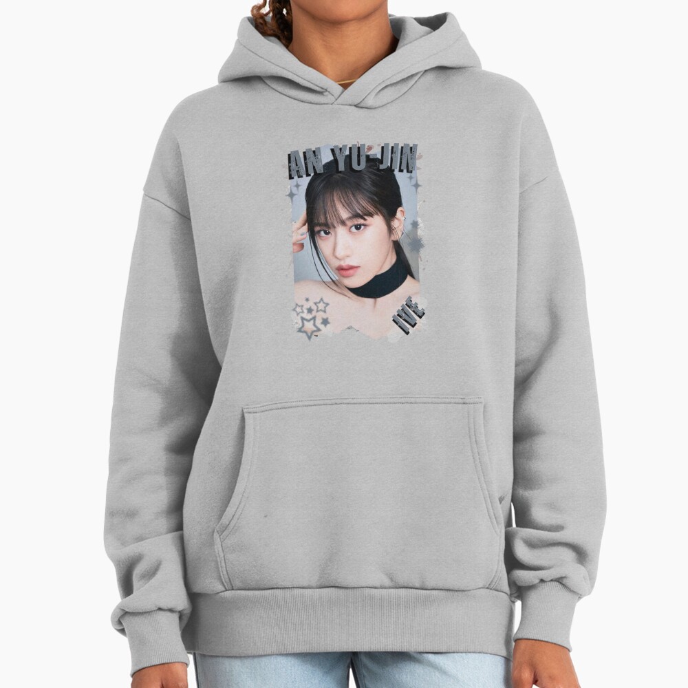 Ive Kpop An Yu Jin Group Girl Members Retro Scrapbook Kpop Collage Design Hoodie - Image 4