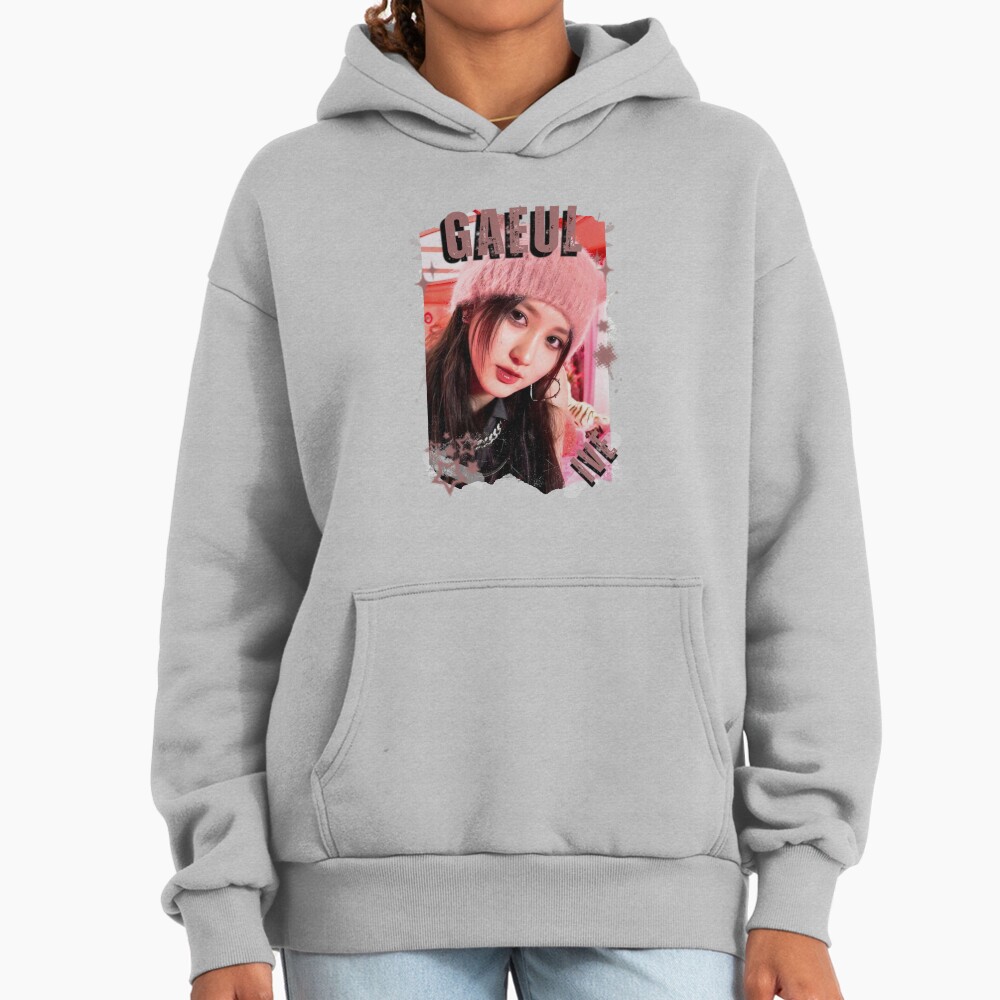 Ive Kpop Gaeul Group Girl Members Retro Scrapbook Kpop Collage Design Hoodie - Image 4
