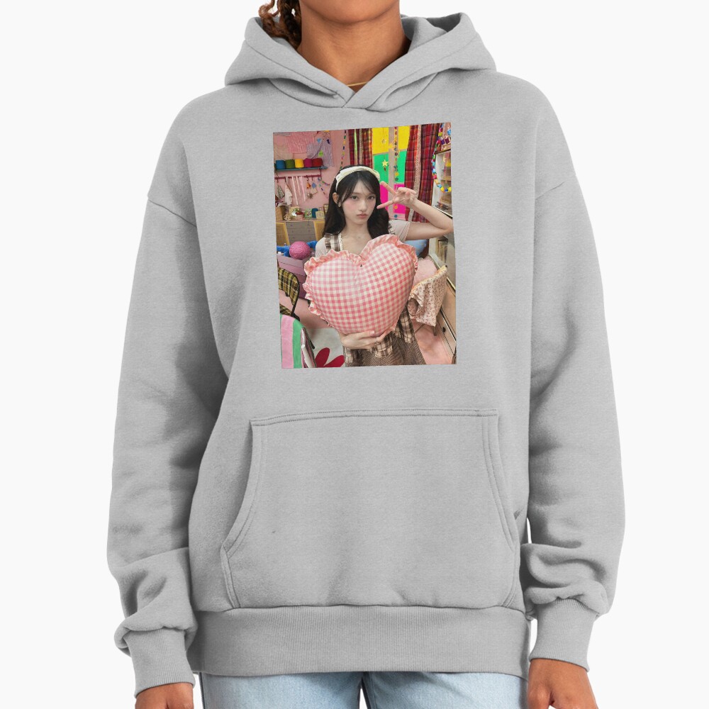 Leeseo Ive Kpop Hoodie - Image 4